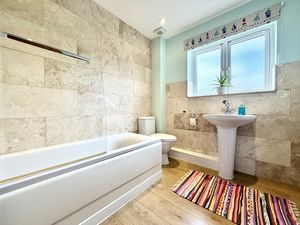 Family Bathroom- click for photo gallery